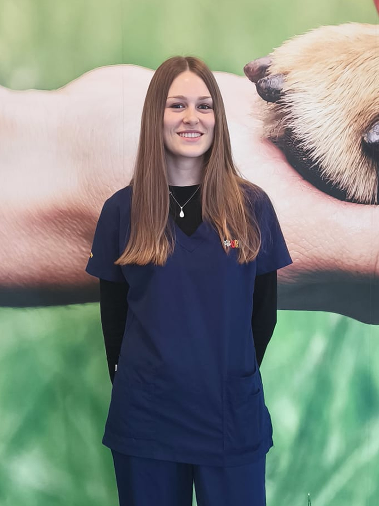 Alicia Peris Veterinario Marbella